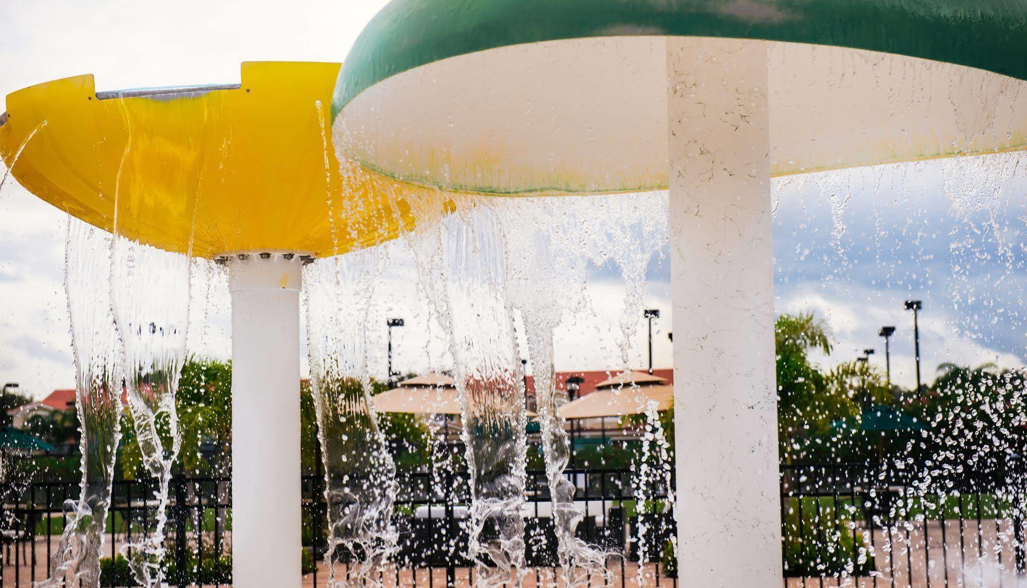 Emerald Greens Condo Resort Tampa Kültér fotó